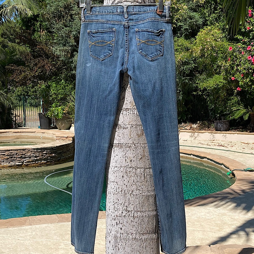 ABERCROMBIE Erin Straight Leg Stretch Jeans - Picture 5 of 15